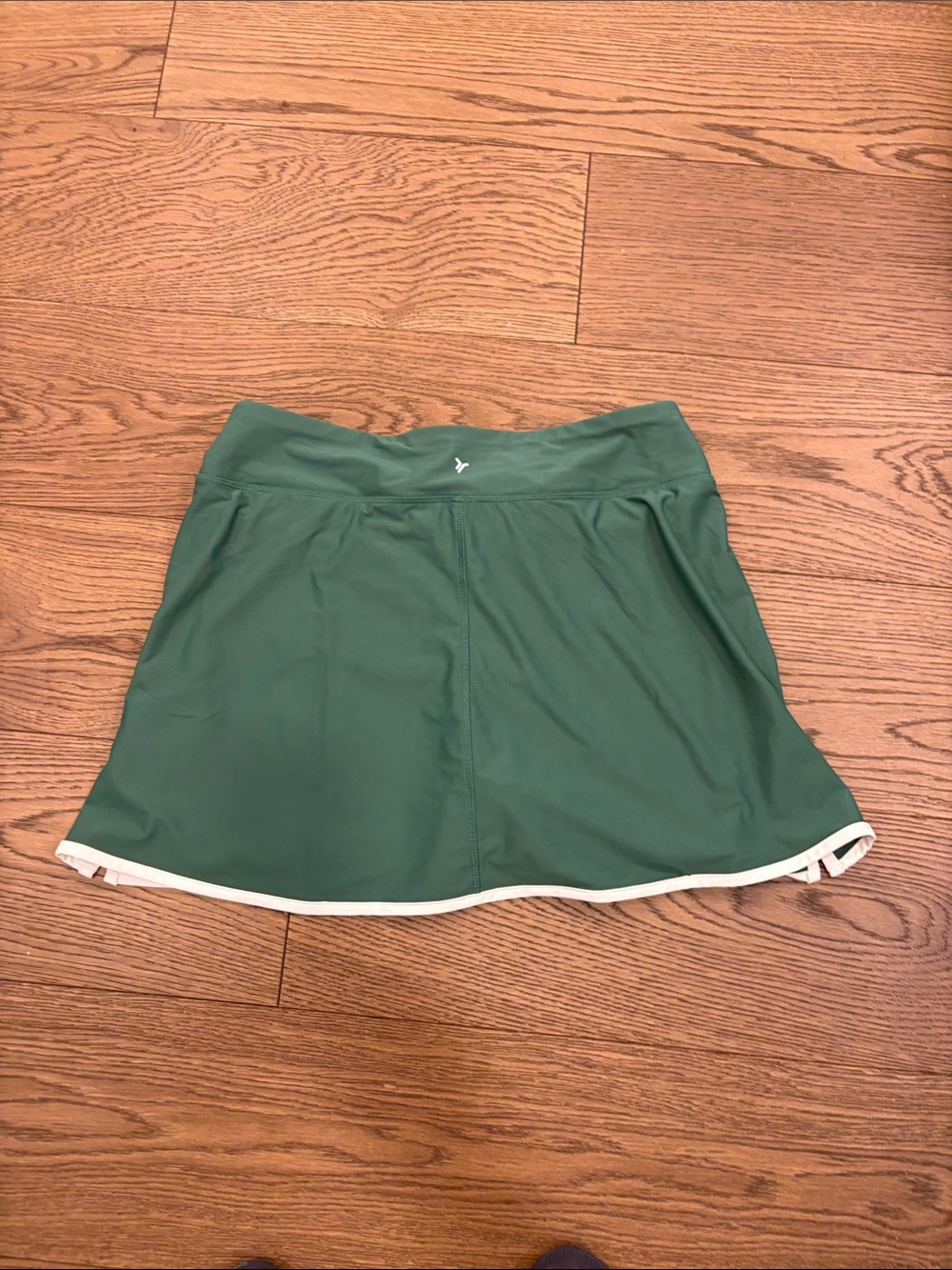 Old Navy Green Mini Skort with White Trim - Picture 2 of 3